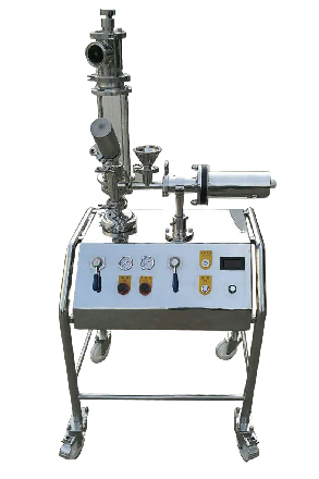 實(shí)驗(yàn)室中小型<a href=http://www.galvanizingplants.cn/chanpin/27.html target=_blank class=infotextkey>氣流粉碎機(jī)</a>